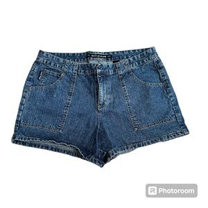 DKNY jean denim shorts with 3 pockets button and zipper closure 100% cotton, 14.